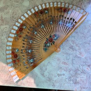 Hand paint wooden fan